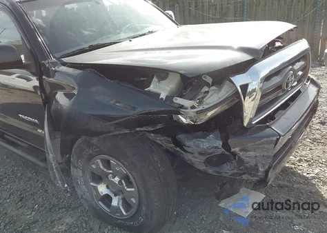 2010 Toyota Tacoma Base V6 z USA, uszkodzony, nr VIN 3TMLU4EN2AM043993